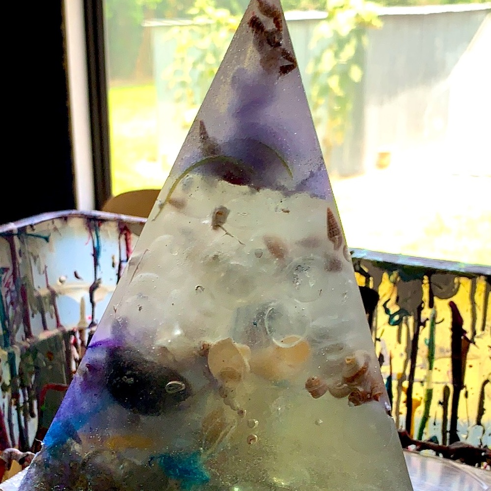 Epoxy pyramid mold with lighting MAKE OFFER